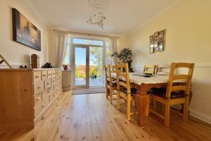 Dining Room- click for photo gallery